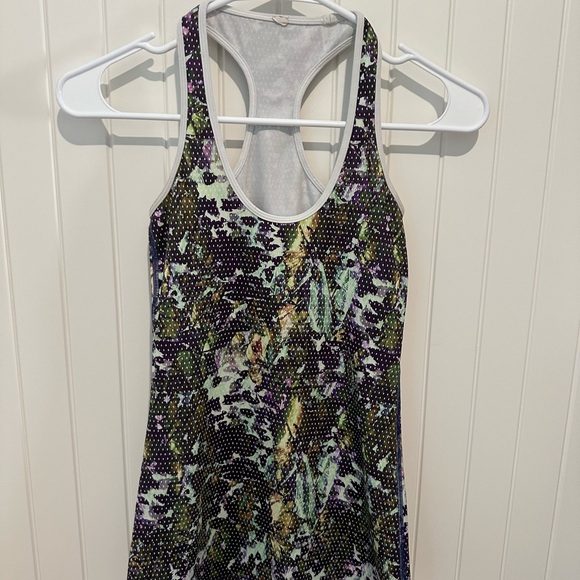 Lululemon Tank size 4 - Picture 1 of 3